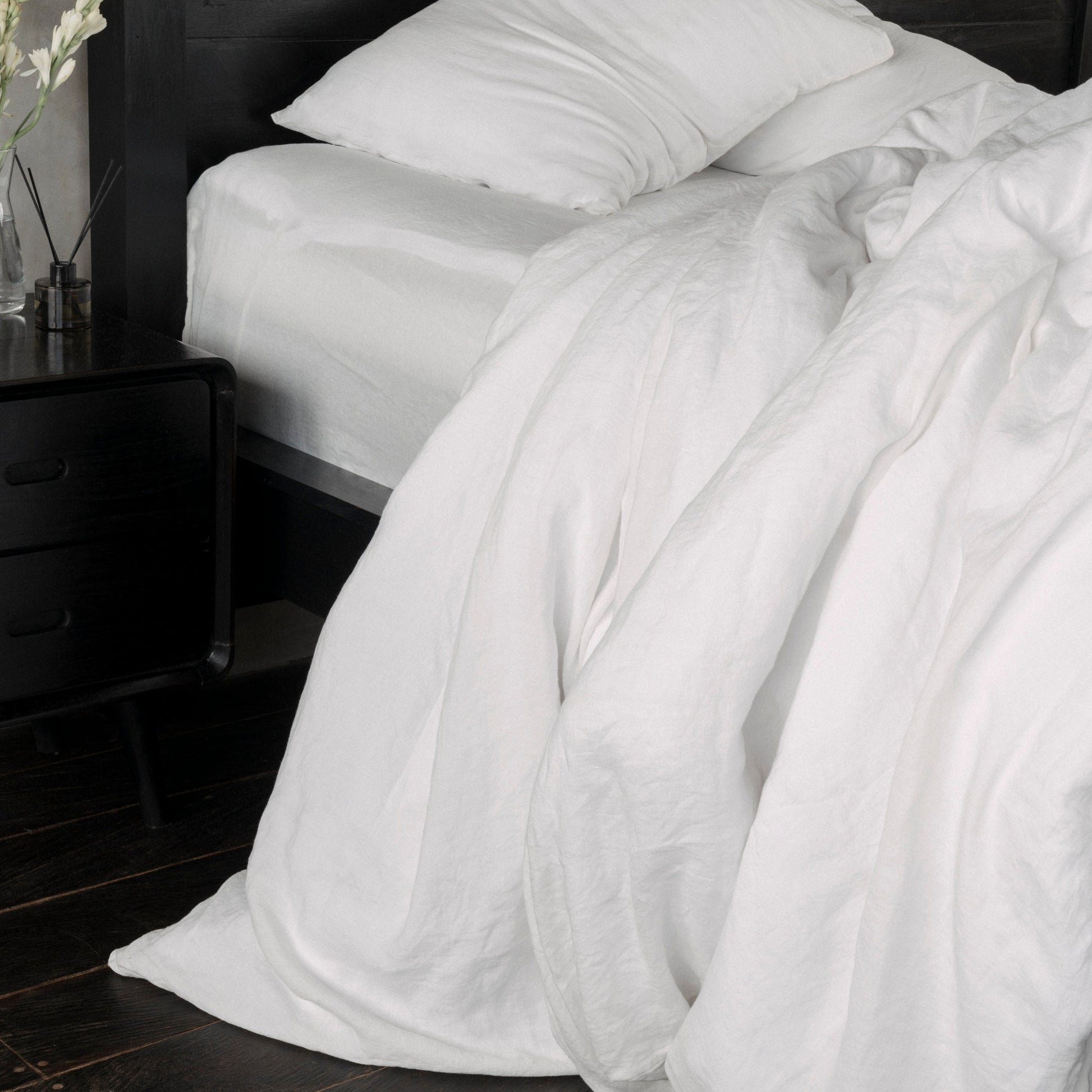 Linen Duvet Cover with Pillowcases - BEDLAM - Sustainable European-made Linen